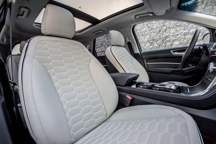 Интерьер Ford Edge Vignale 2018 года  (EU) (фото 14 из 40)